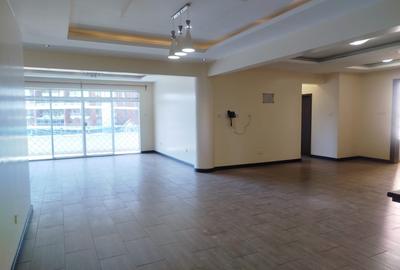 4 Bed Apartment with En Suite in Kileleshwa