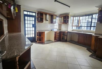 5 Bed House with En Suite at Old Runda - 4