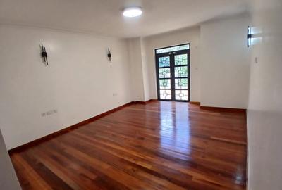 4 Bed Townhouse with En Suite in Karen - 4
