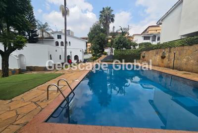 5 Bed Townhouse with En Suite in Riverside