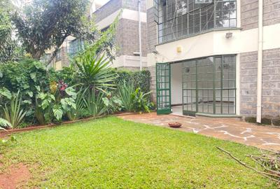 5 Bed Townhouse with En Suite in Westlands Area
