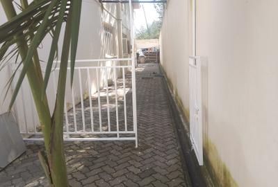 1 Bed House with En Suite at Karen