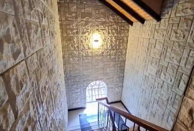 4 Bed Townhouse with En Suite in Lavington - 3