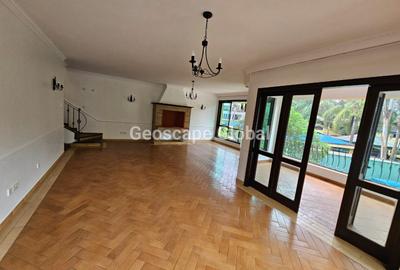 3 Bed Townhouse with En Suite in Spring Valley - 3