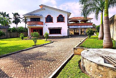 5 Bed House with En Suite at Serena Beach - 2