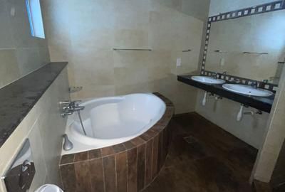 4 Bed Apartment with En Suite in Nyali Area