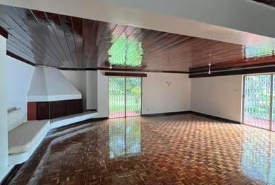 5 Bed Townhouse with En Suite in Lavington - 2