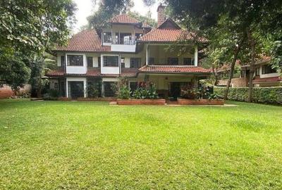 5 Bed Townhouse with En Suite in Rosslyn