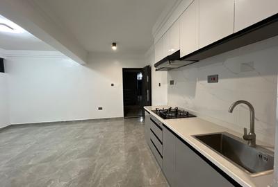 1 Bed Apartment with En Suite at Kindaruma Road - 4