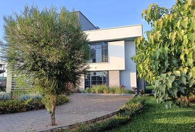 5 Bed House with En Suite at Runda - 2