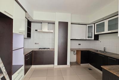 3 Bed Apartment with En Suite at Westlands - 4