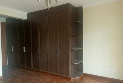 3 Bed Apartment with En Suite in Kilimani - 4