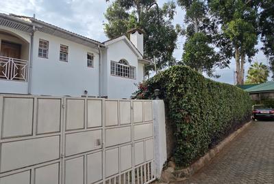 4 Bed Townhouse with En Suite at Lavington Road