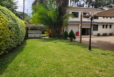 Furnished 2 Bed Apartment with En Suite in Runda