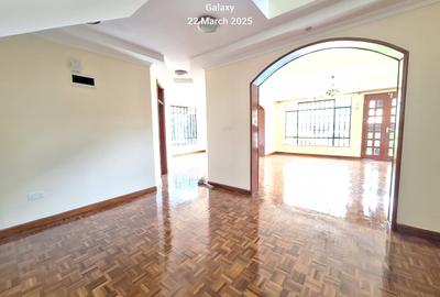 4 Bed Townhouse with En Suite at Lavington - 4