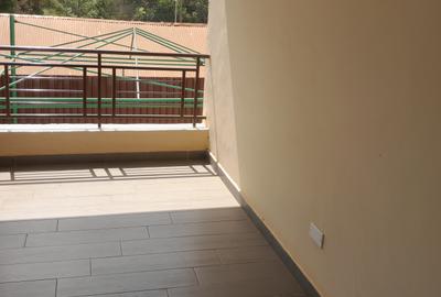Serviced 2 Bed Apartment with En Suite at Runda - 4