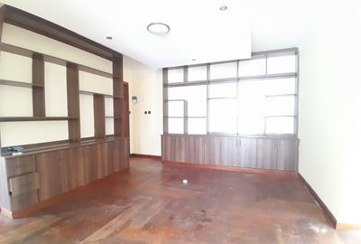 5 Bed Townhouse with En Suite at Lavington - 3
