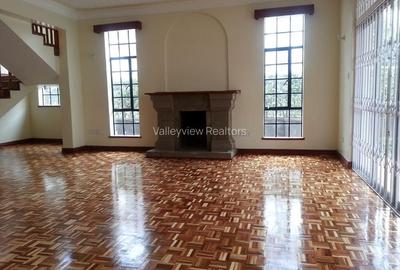 4 Bed Townhouse with En Suite in Lavington - 3