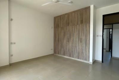 Serviced 4 Bed Apartment with En Suite in Nyali Area - 4