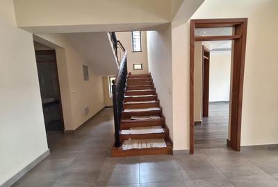 4 Bed Villa with En Suite in Kileleshwa