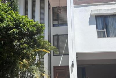 5 Bed Villa with En Suite at Lavington - 2