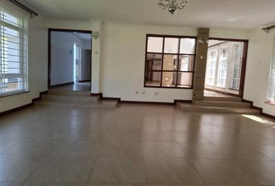 4 Bed Villa with Garden in Runda - 3