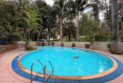 4 Bed Apartment with En Suite in Riverside - 4