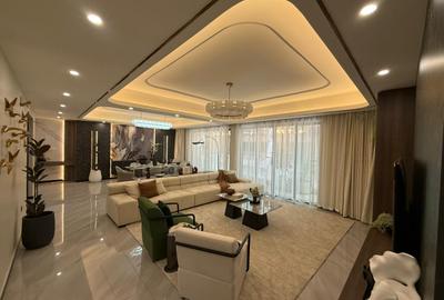 3 Bed Apartment with En Suite in Lavington