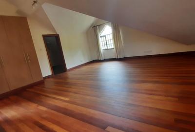 5 Bed Villa with En Suite in Lavington