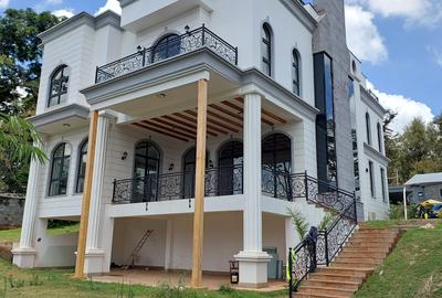 4 Bed House with En Suite at Loresho Ridge - 2