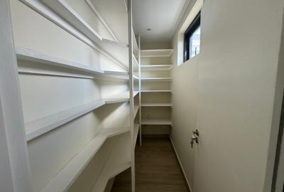 4 Bed Apartment in Riverside