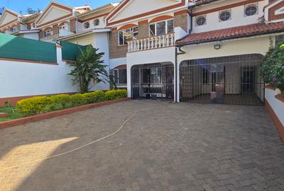4 Bed Townhouse with En Suite at Brookside Drive