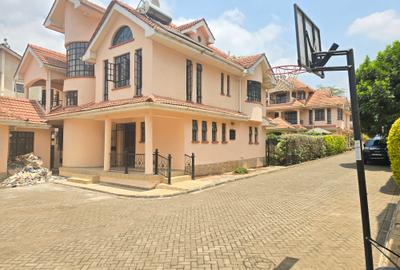 5 Bed Townhouse with En Suite at Off Convent Drive