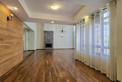 5 Bed House with En Suite in Runda - 3