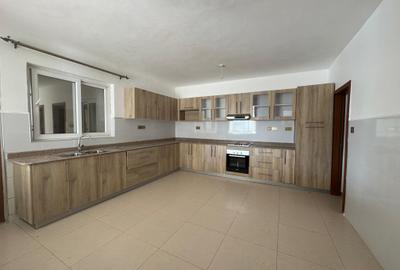 3 Bed Apartment with En Suite at Sports Road