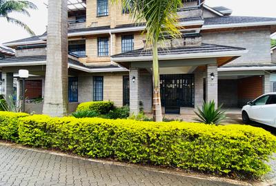 5 Bed Villa with En Suite at Convent Drive