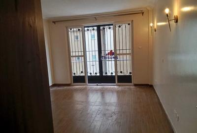 3 Bed Apartment with En Suite in Riverside