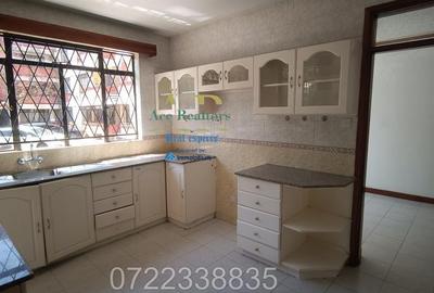 3 Bed Apartment with En Suite at Lavington - 4