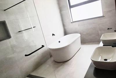 4 Bed Apartment with En Suite in Spring Valley - 4