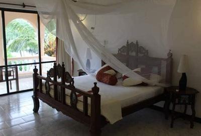 10 Bed Villa with En Suite in Diani - 4