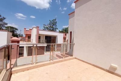 5 Bed House with En Suite at Lavington