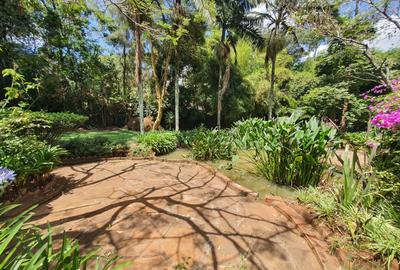 6 Bed House with En Suite in Nyari - 2