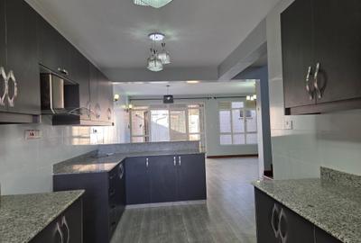 4 Bed House with En Suite at Kamakis