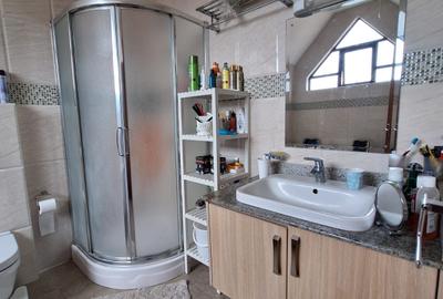 5 Bed Townhouse with En Suite in Lavington
