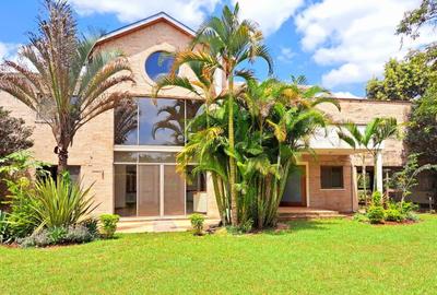 5 Bed Villa with Swimming Pool in Kitisuru