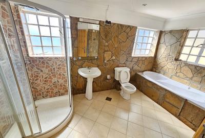 3 Bed House with En Suite in Runda