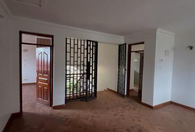 5 Bed Townhouse with En Suite in Kitisuru - 4