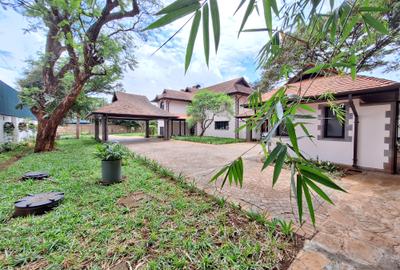 5 Bed House with En Suite at Un Avenue - 2