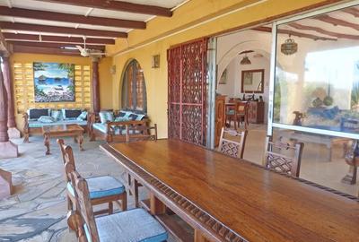 5 Bed House with En Suite in Watamu - 4