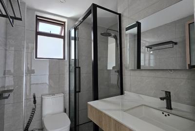 Serviced 2 Bed Apartment with En Suite in Brookside - 4